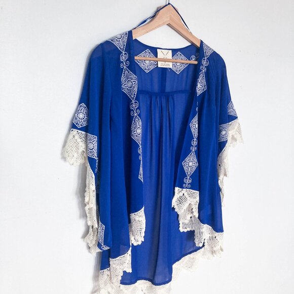 Blue and White Lace Kimono styled Tunic - Picture 3 of 16